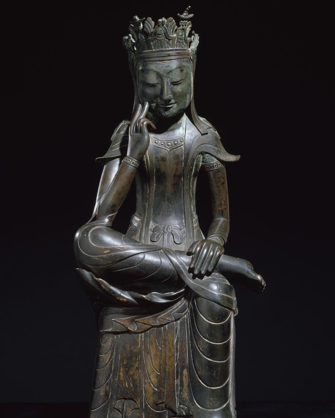 金冠菩萨像